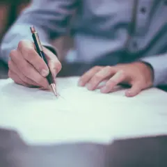 Pożyczki dla emerytów bez limitu wieku: jak bezpiecznie skorzystać