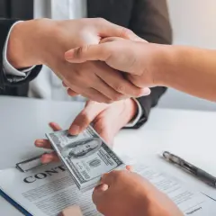 Parabanki bez BIK, BIG i KRD: Czy warto? Ryzyko i alternatywy