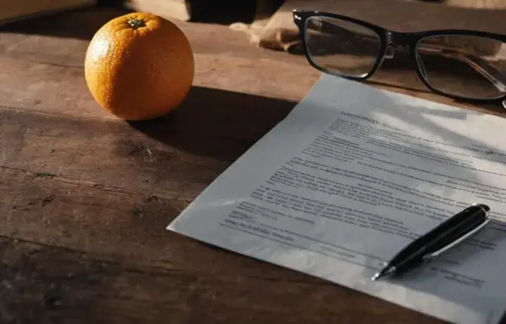 Jak odstąpić od umowy w Orange? Warunki i procedura rezygnacji