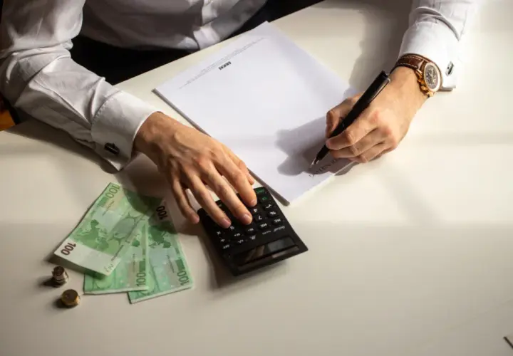 Zwrot nadpłaty w Credit Agricole: jak odzyskać pieniądze?