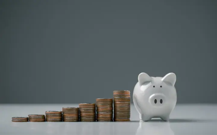Bezpieczne sposoby przechowywania pieniędzy poza bankiem