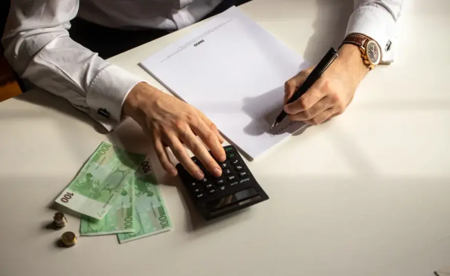 Zwrot nadpłaty w Credit Agricole: jak odzyskać pieniądze?